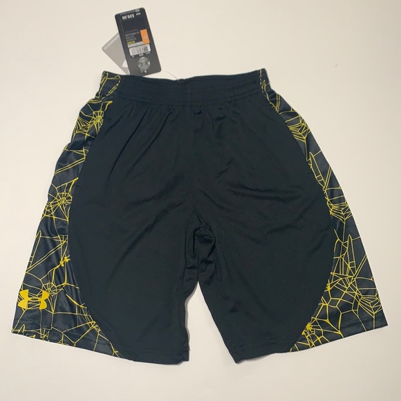 NWT Boys Under Armour Black Widow Shorts - Picture 2 of 8